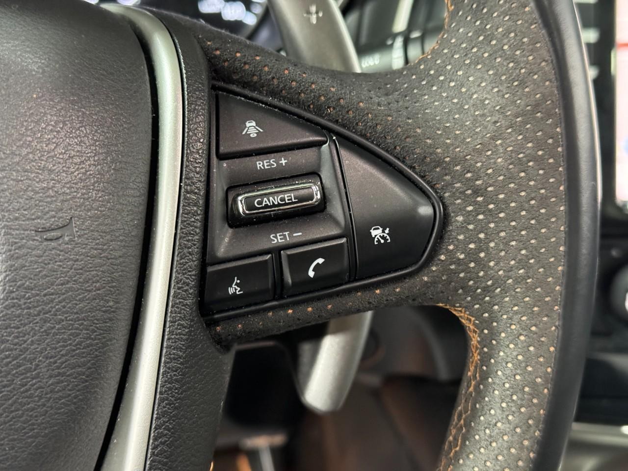 Nissan Maxima Vehicle Full-screen Gallery Image 29