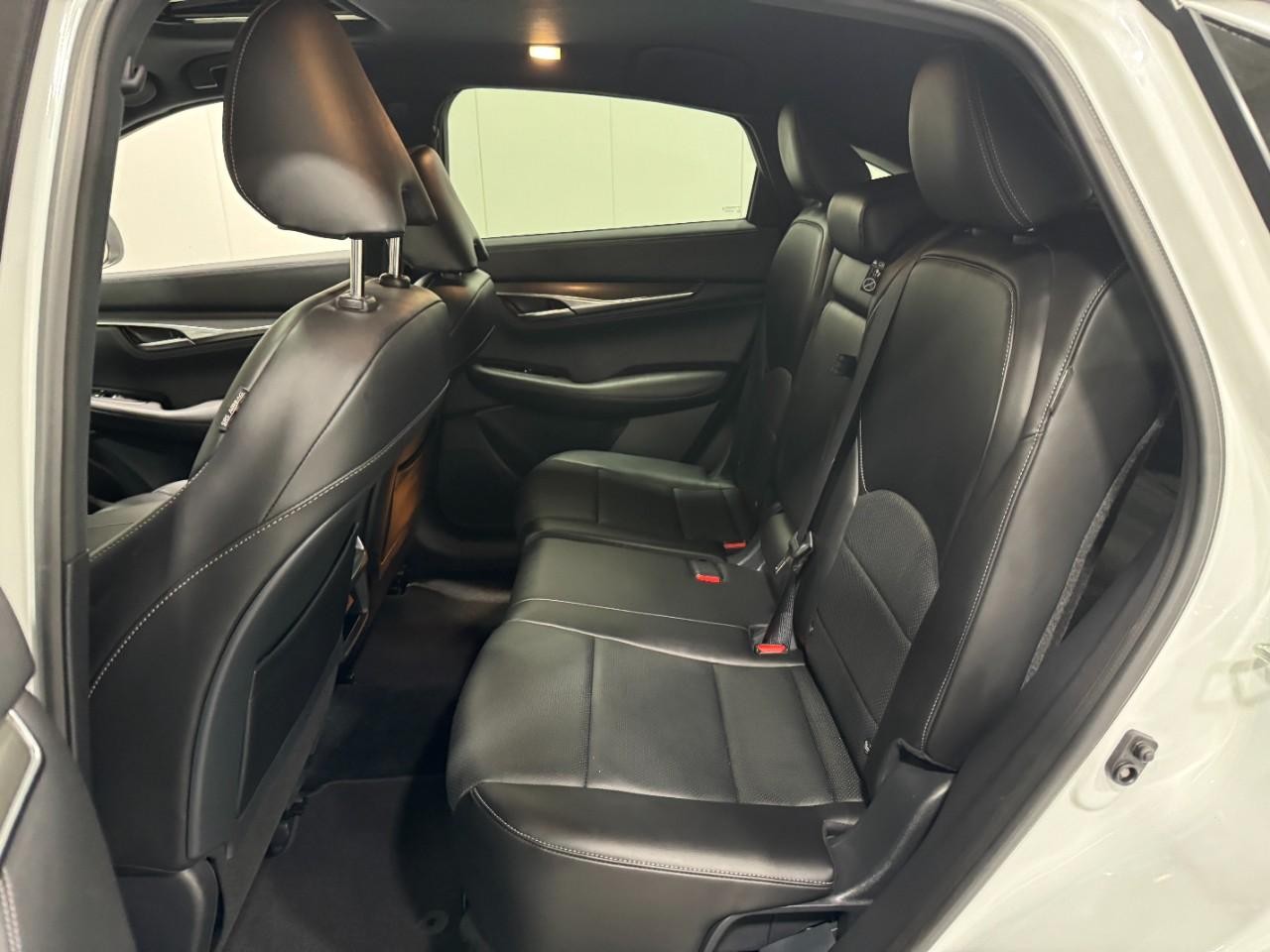 INFINITI QX55 Vehicle Full-screen Gallery Image 08