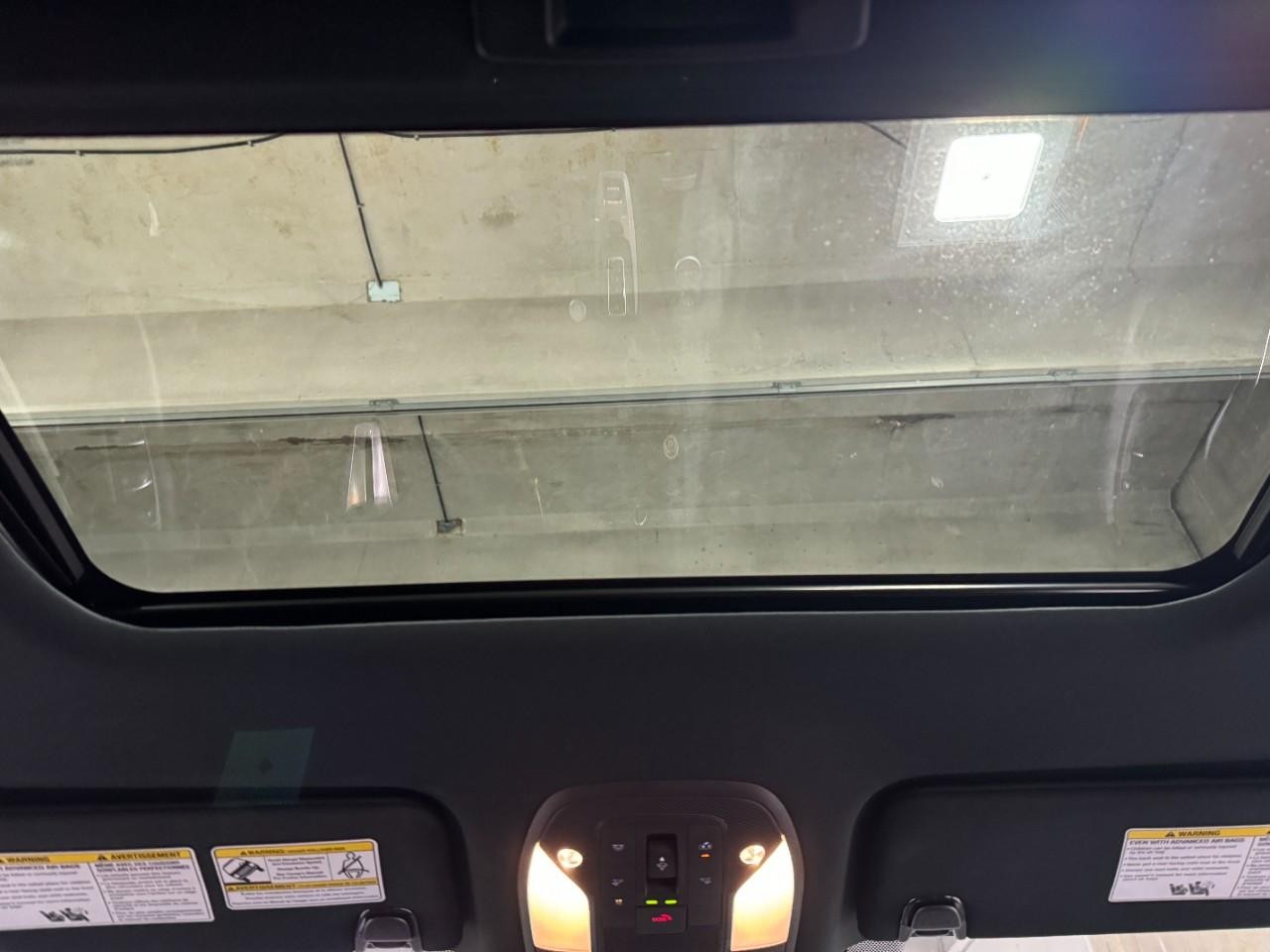 INFINITI QX55 Vehicle Full-screen Gallery Image 11