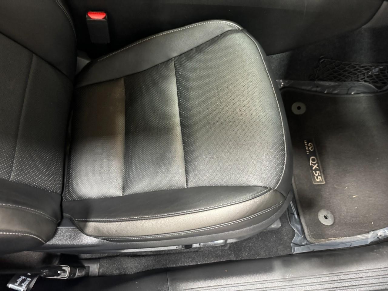 INFINITI QX55 Vehicle Full-screen Gallery Image 19