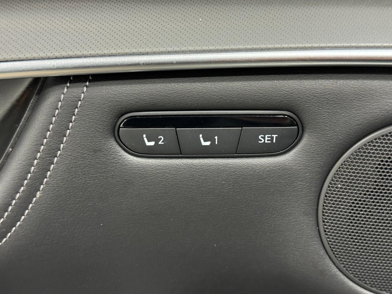 INFINITI QX55 Vehicle Full-screen Gallery Image 22