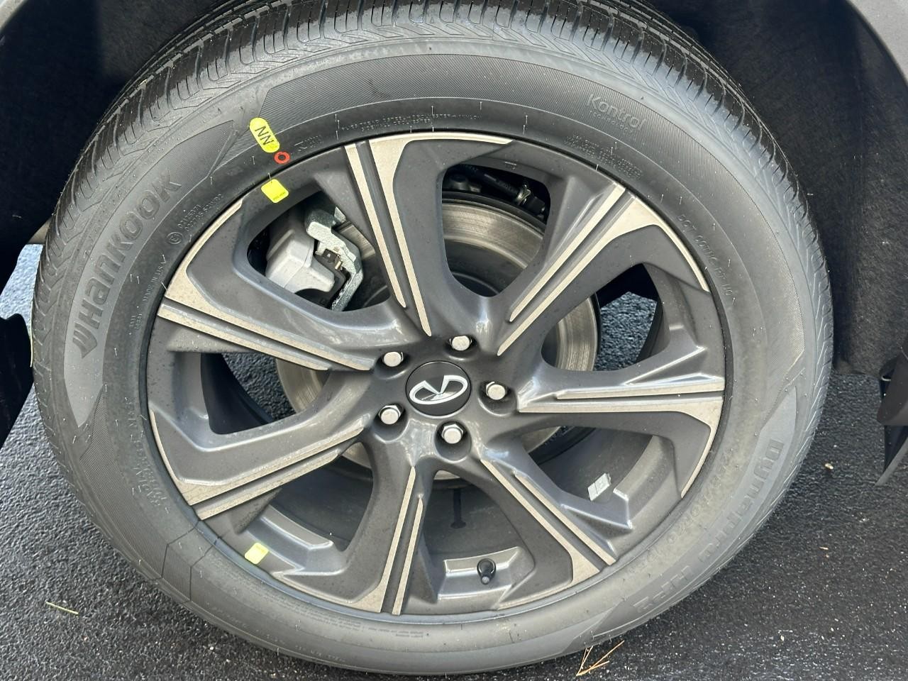 INFINITI QX60 Vehicle Full-screen Gallery Image 6