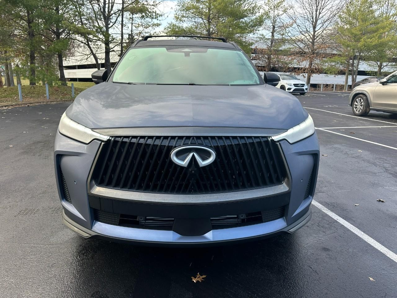 INFINITI QX60 Vehicle Full-screen Gallery Image 9