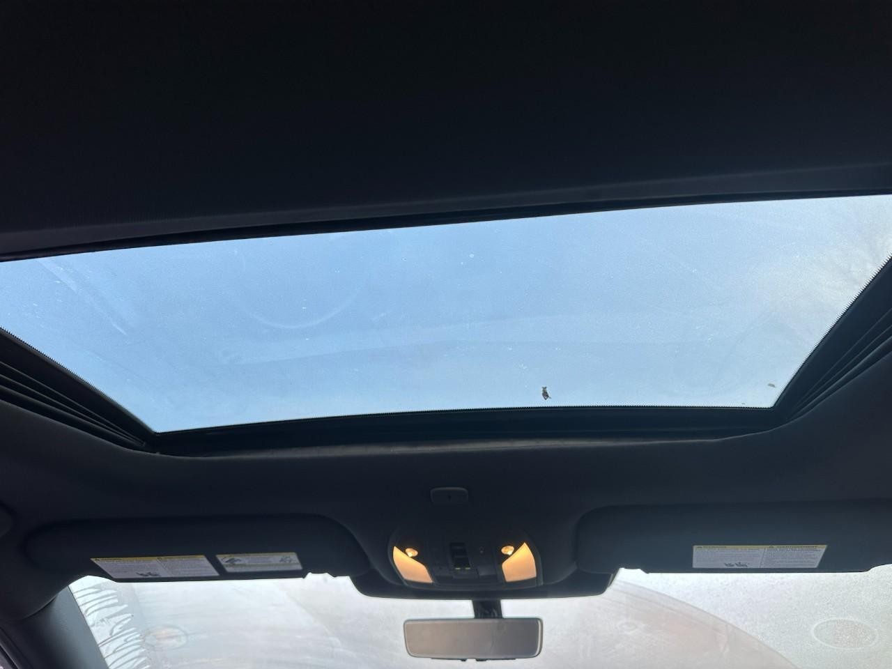 INFINITI QX60 Vehicle Full-screen Gallery Image 12