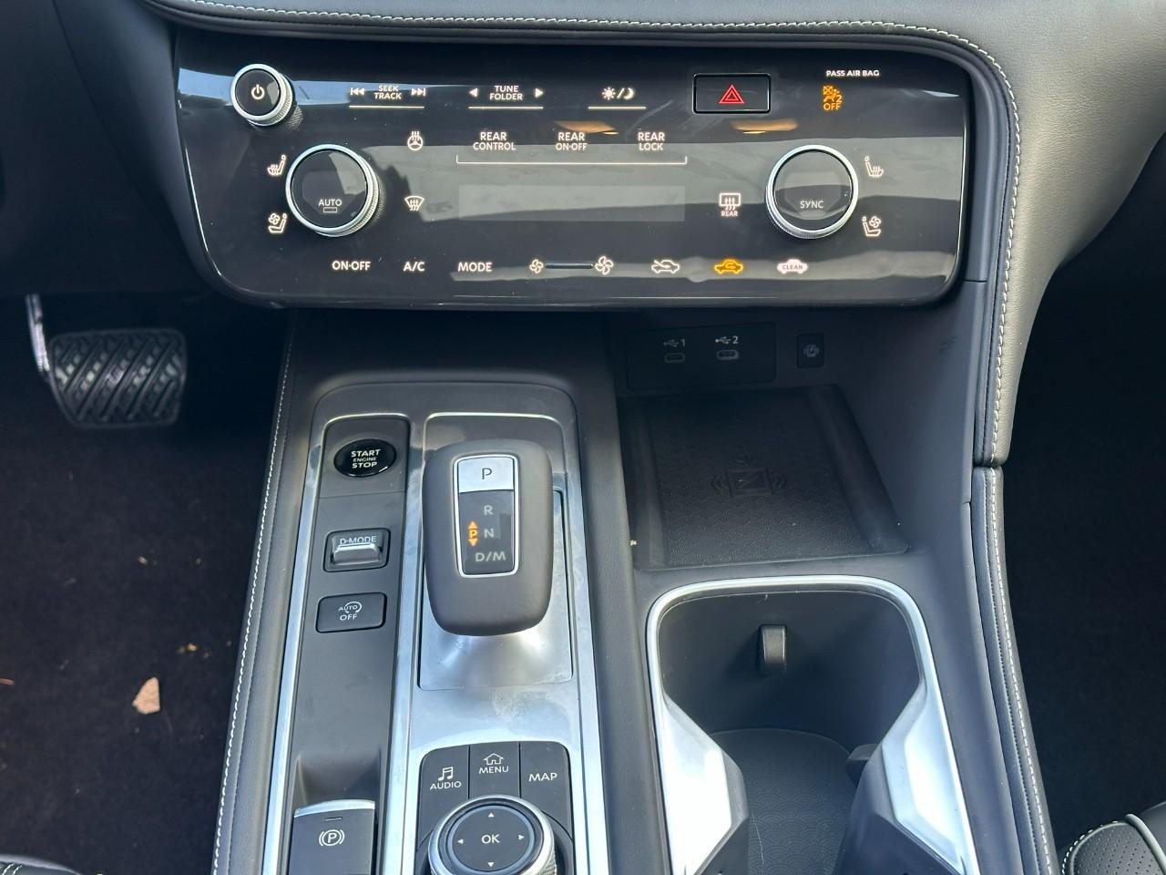 INFINITI QX60 Vehicle Full-screen Gallery Image 16