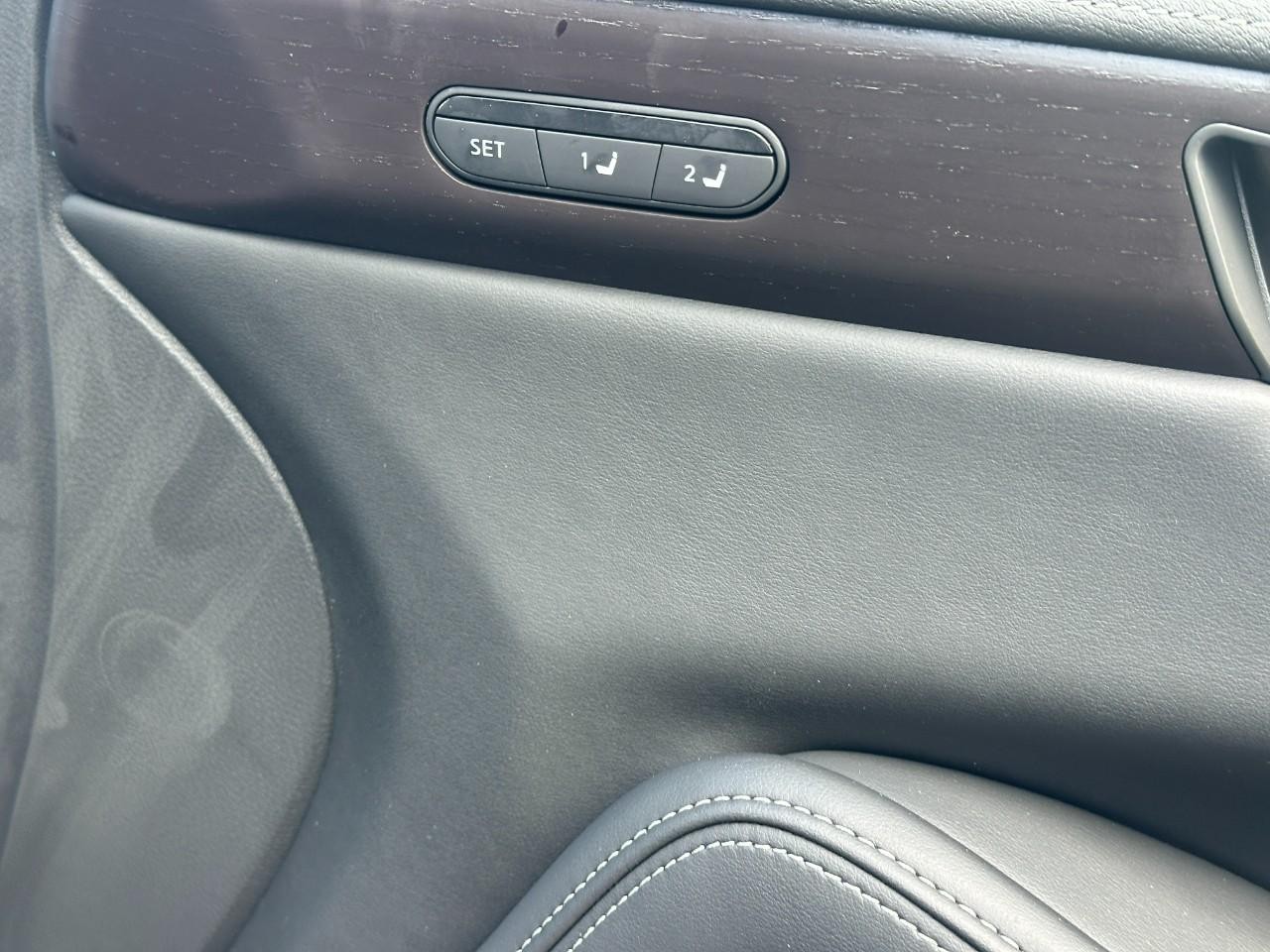 INFINITI QX60 Vehicle Full-screen Gallery Image 21