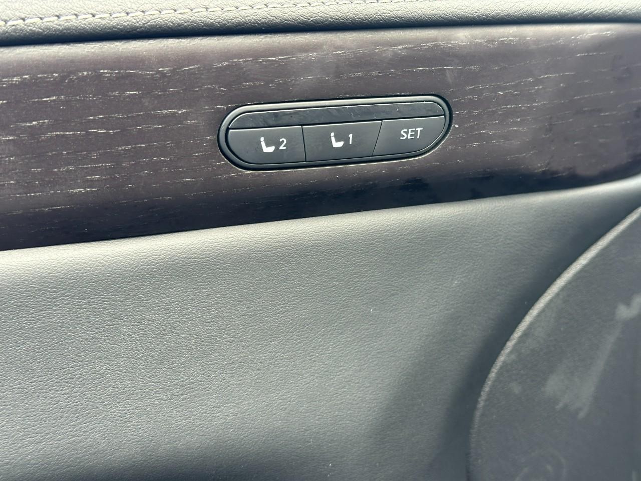 INFINITI QX60 Vehicle Full-screen Gallery Image 23