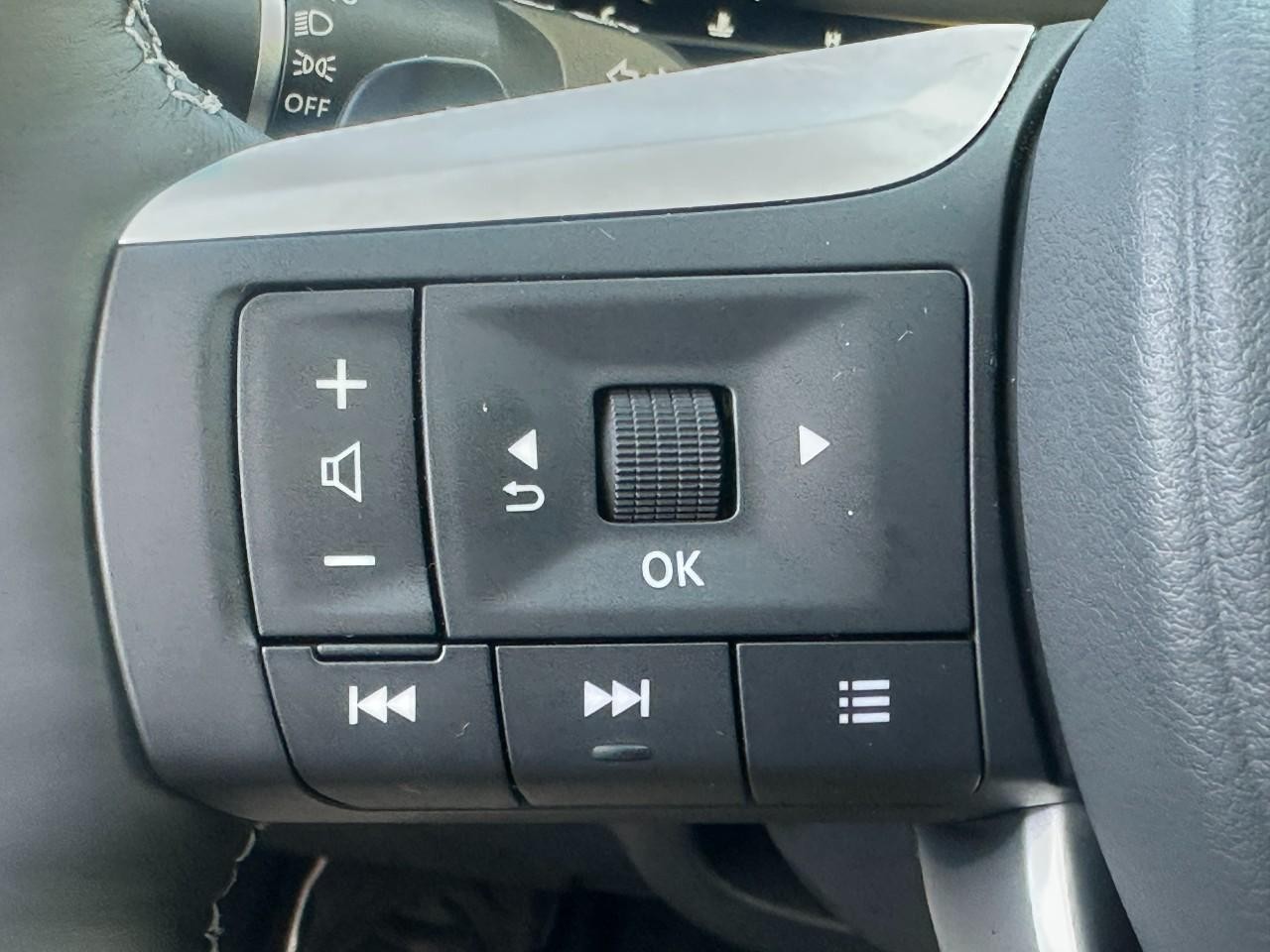 INFINITI QX60 Vehicle Full-screen Gallery Image 26