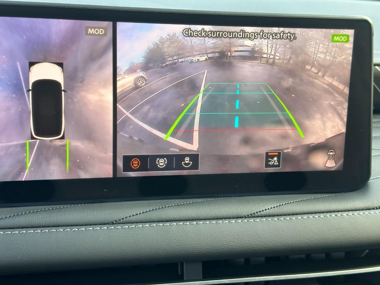 INFINITI QX60 Vehicle Full-screen Gallery Image 32