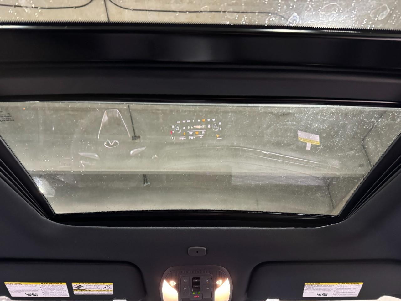 INFINITI QX60 Vehicle Full-screen Gallery Image 14