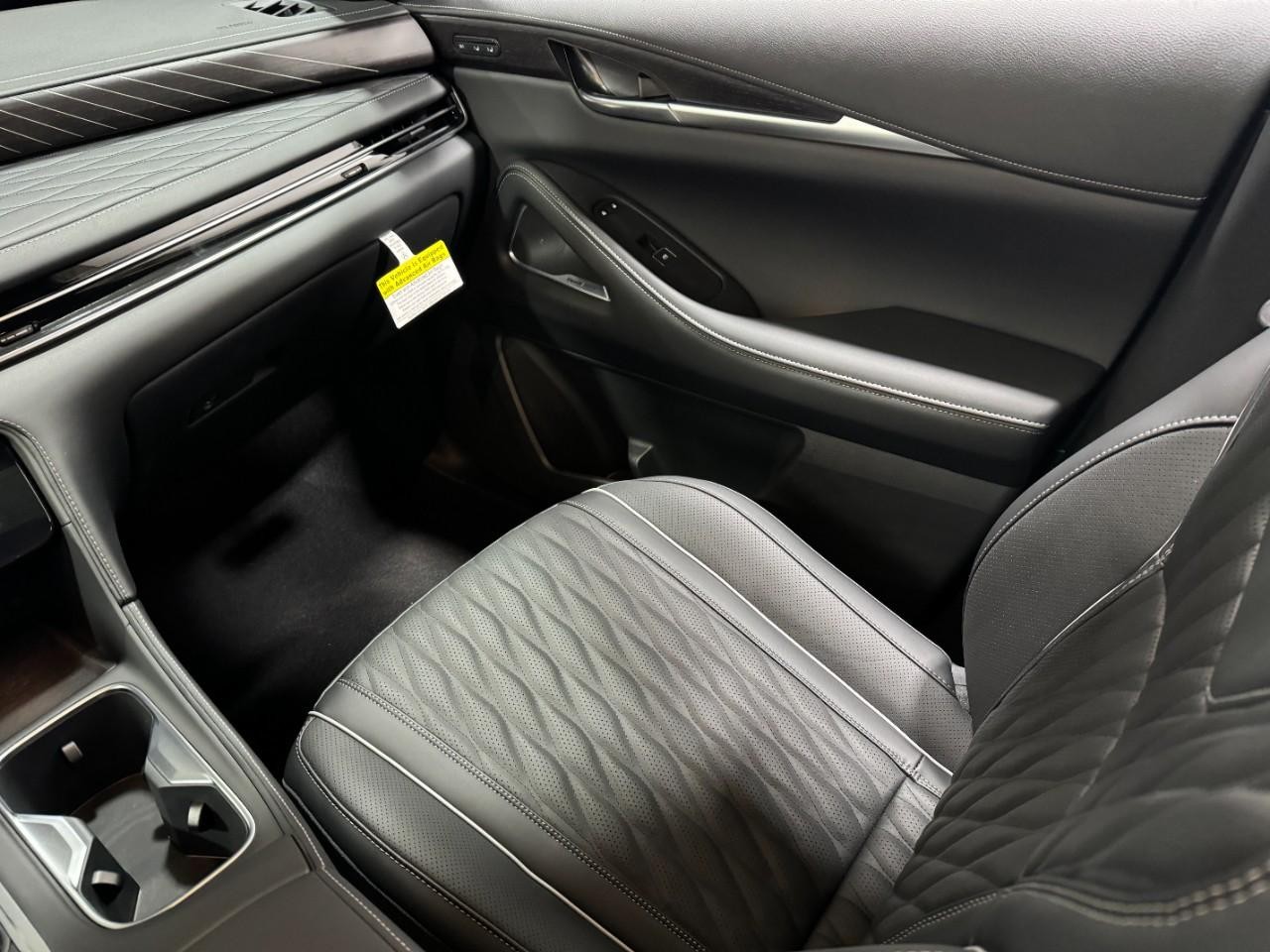 INFINITI QX60 Vehicle Full-screen Gallery Image 20