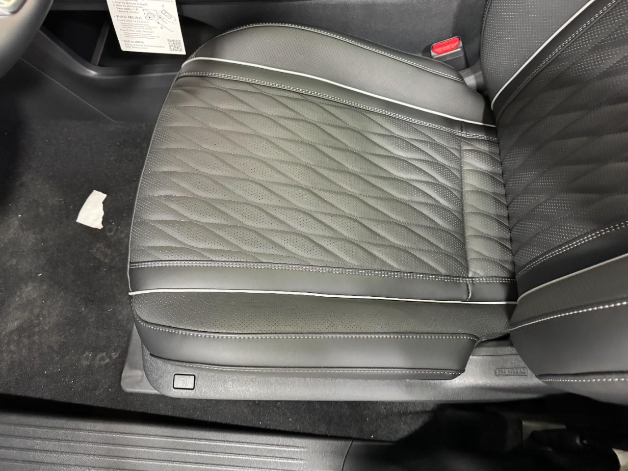 INFINITI QX60 Vehicle Full-screen Gallery Image 30