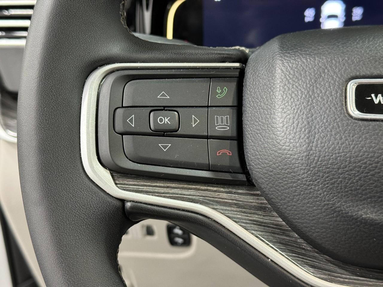 Jeep Wagoneer Vehicle Full-screen Gallery Image 31