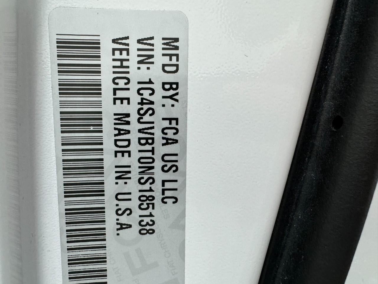 Jeep Wagoneer Vehicle Full-screen Gallery Image 35