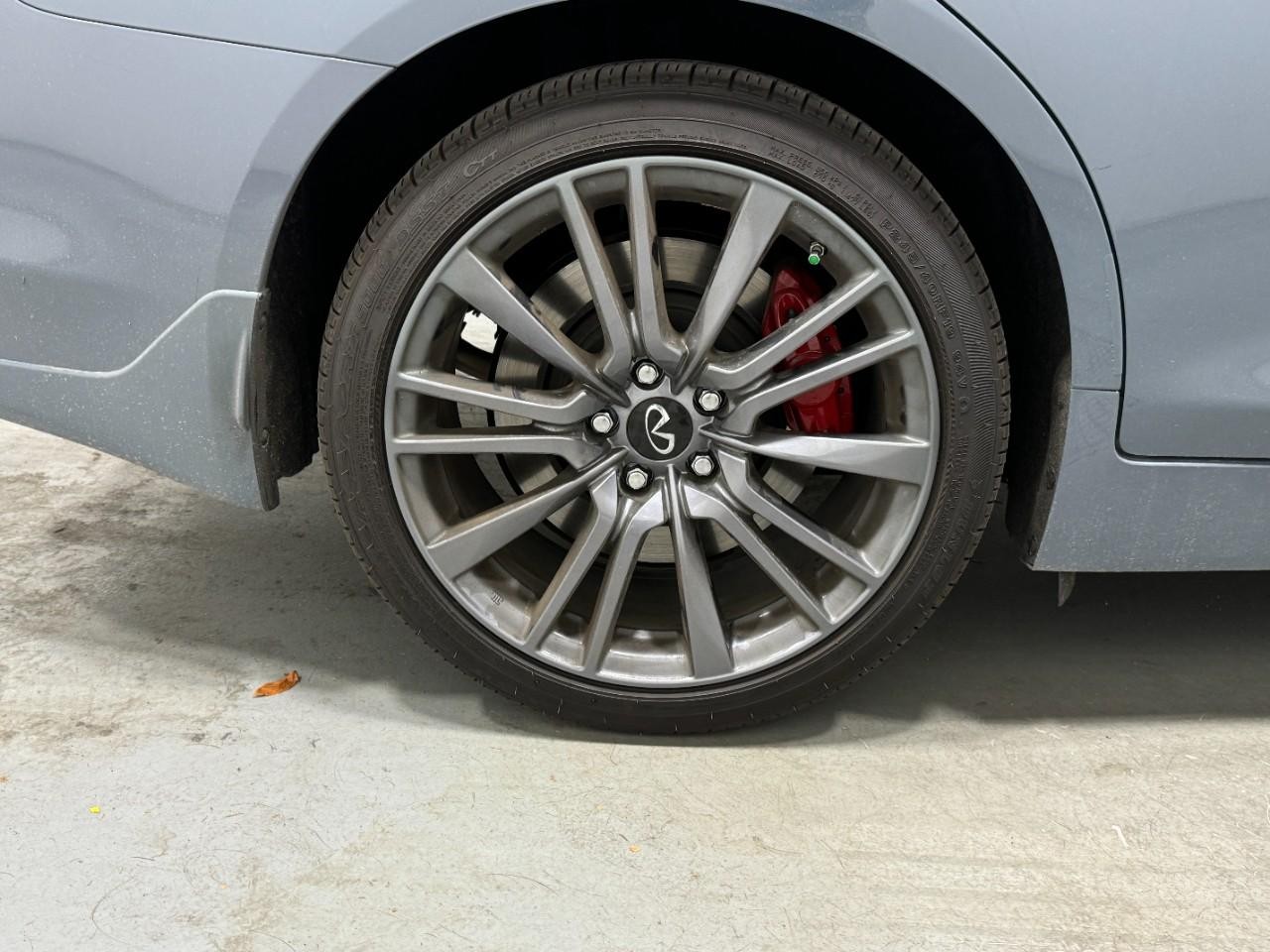 INFINITI Q50 Vehicle Full-screen Gallery Image 5