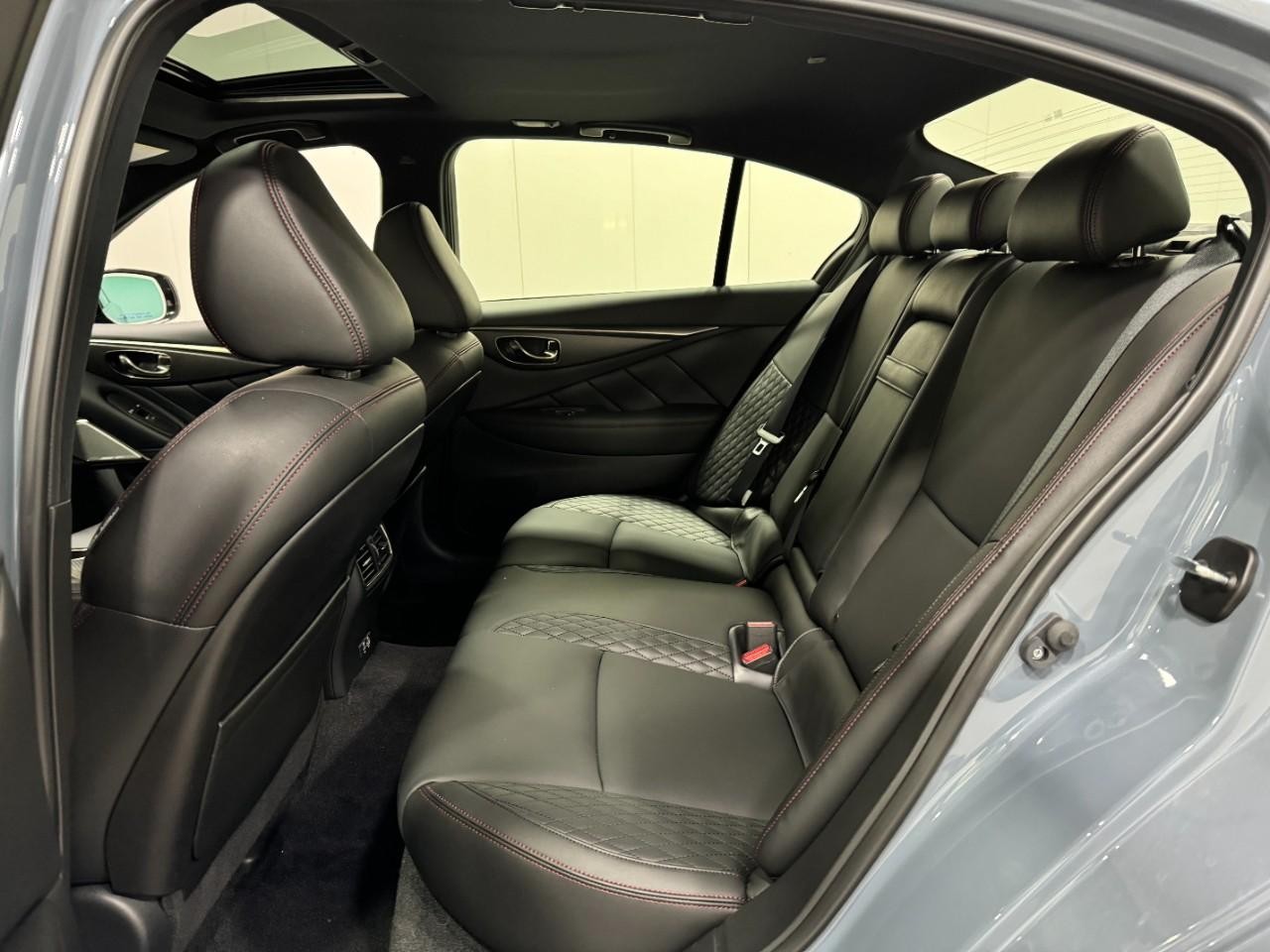 INFINITI Q50 Vehicle Full-screen Gallery Image 8