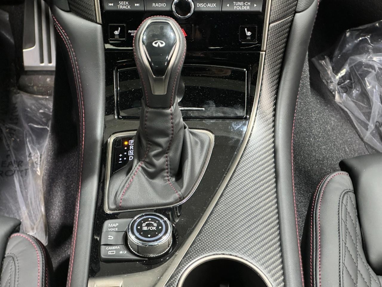 INFINITI Q50 Vehicle Full-screen Gallery Image 16