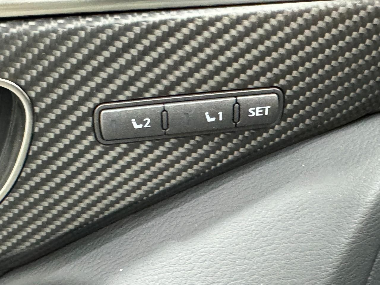 INFINITI Q50 Vehicle Full-screen Gallery Image 22