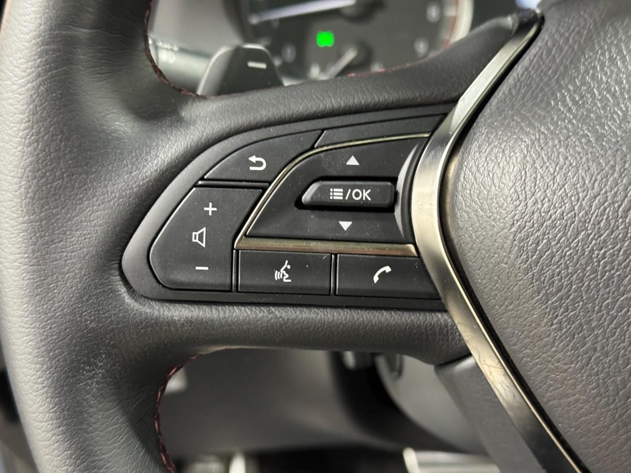 INFINITI Q50 Vehicle Full-screen Gallery Image 28