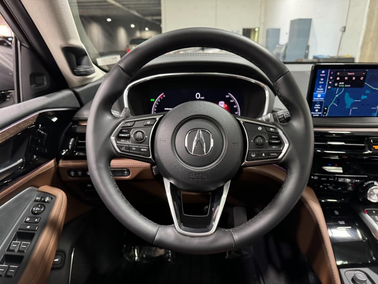 Acura MDX Vehicle Full-screen Gallery Image 16