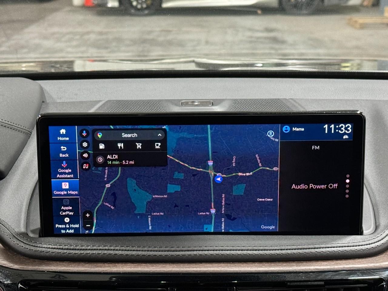 Acura MDX Vehicle Full-screen Gallery Image 17