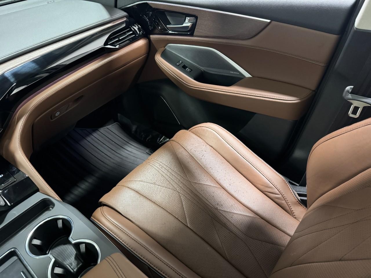 Acura MDX Vehicle Full-screen Gallery Image 19