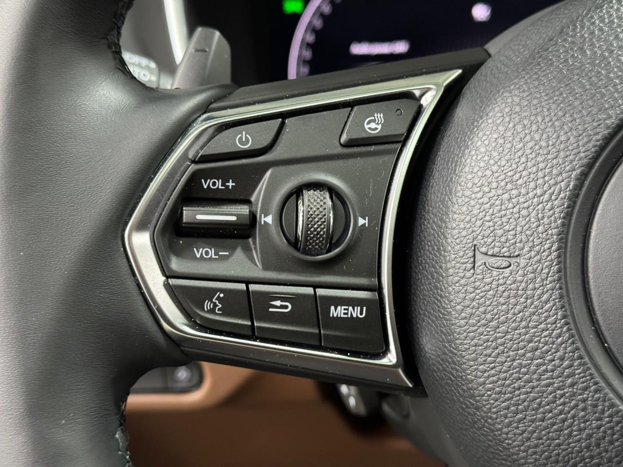 Acura MDX Vehicle Full-screen Gallery Image 33