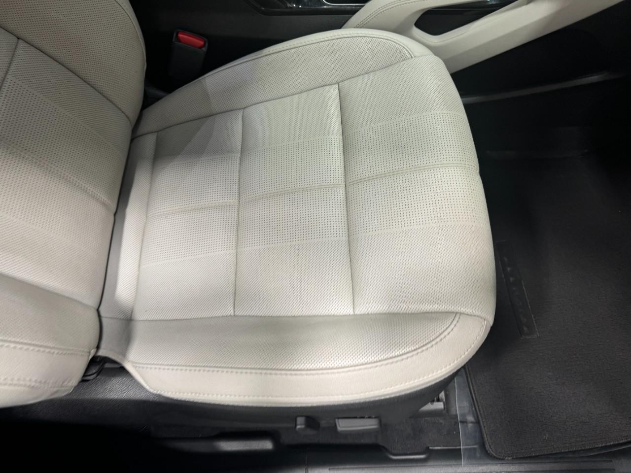 Kia Telluride Vehicle Full-screen Gallery Image 21