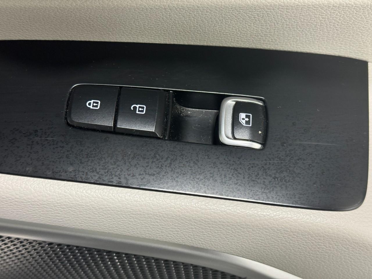 Kia Telluride Vehicle Full-screen Gallery Image 23