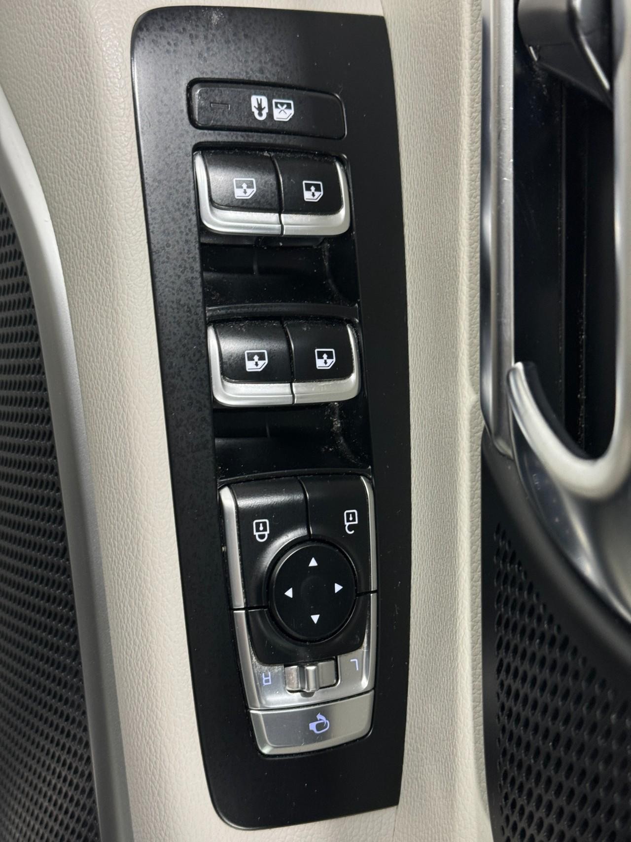 Kia Telluride Vehicle Full-screen Gallery Image 24