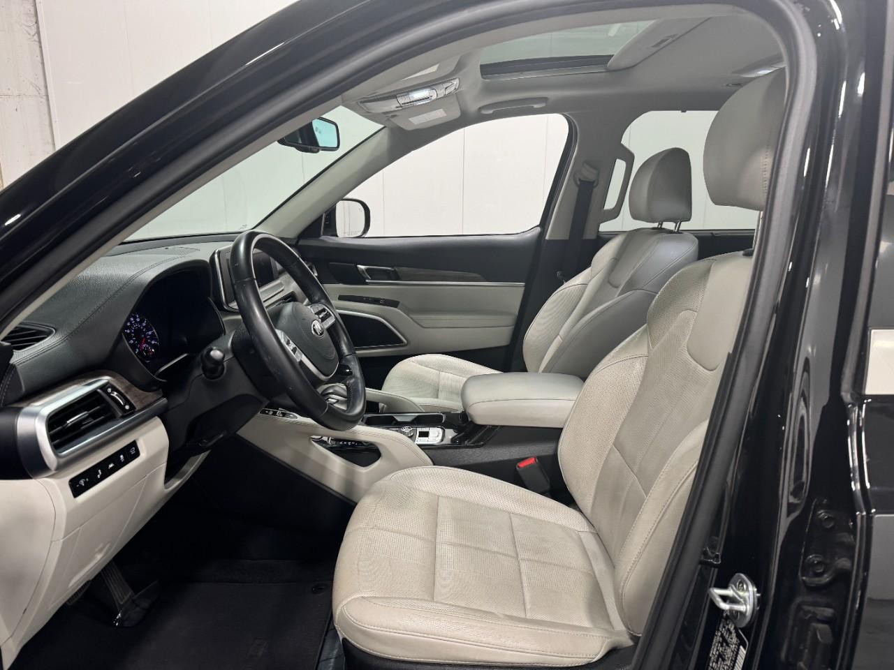 Kia Telluride Vehicle Full-screen Gallery Image 26