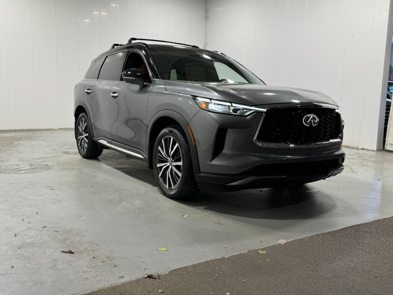 INFINITI QX60 Vehicle Full-screen Gallery Image 6