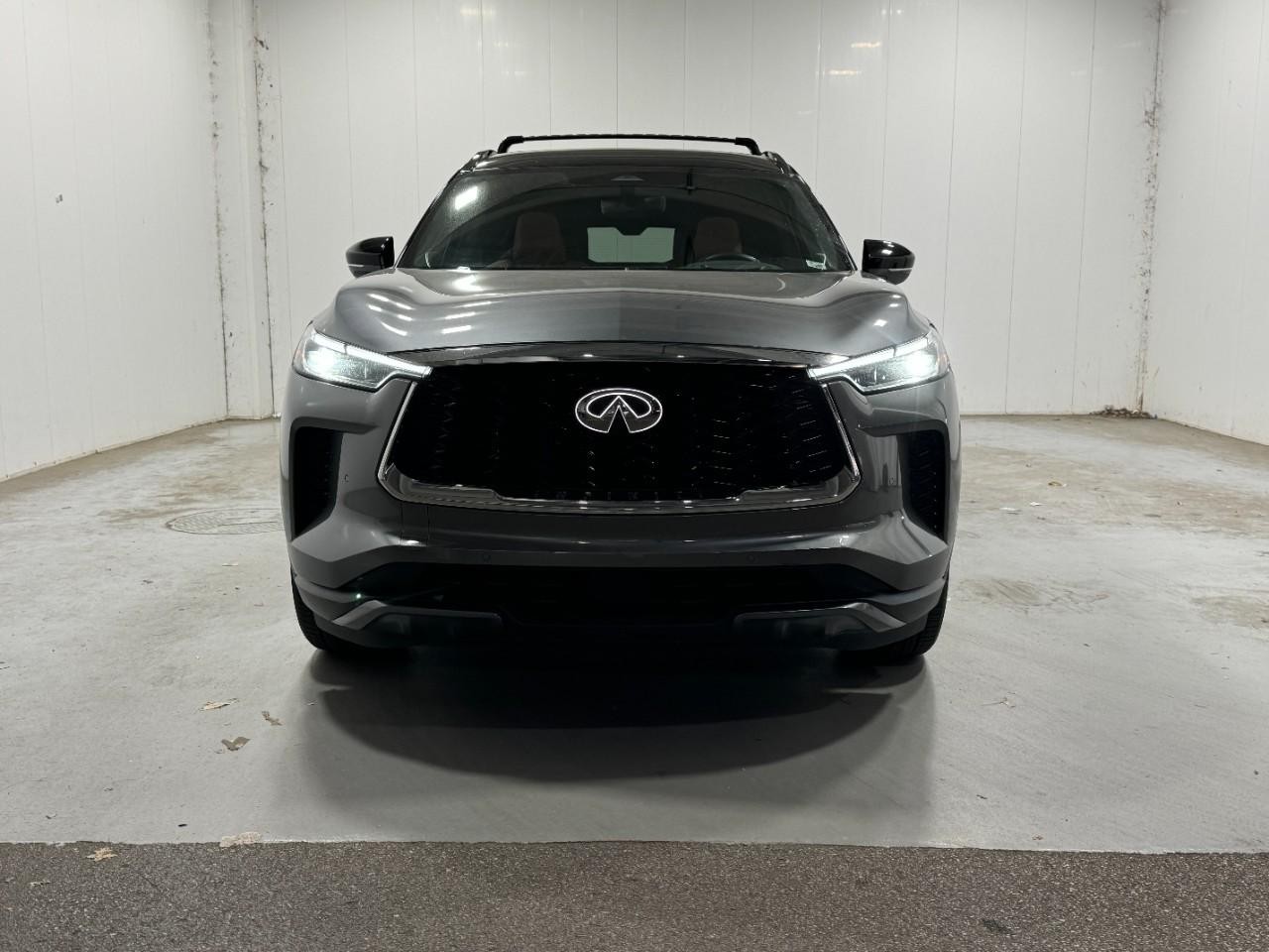 INFINITI QX60 Vehicle Full-screen Gallery Image 7