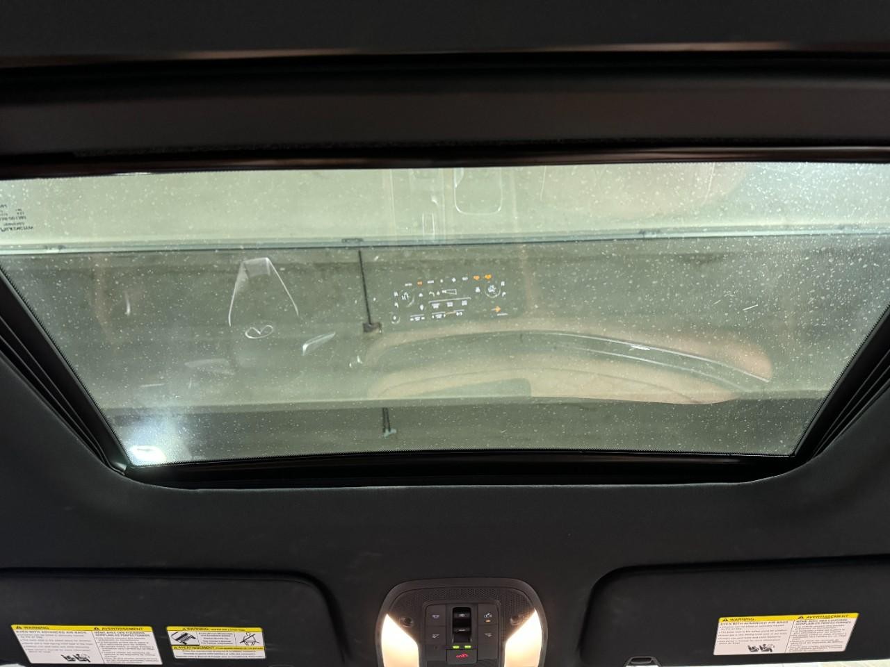 INFINITI QX60 Vehicle Full-screen Gallery Image 14