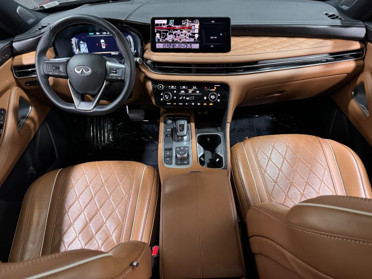 INFINITI QX60 Vehicle Full-screen Gallery Image 15