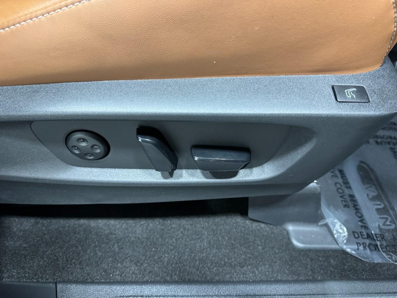 INFINITI QX60 Vehicle Full-screen Gallery Image 23