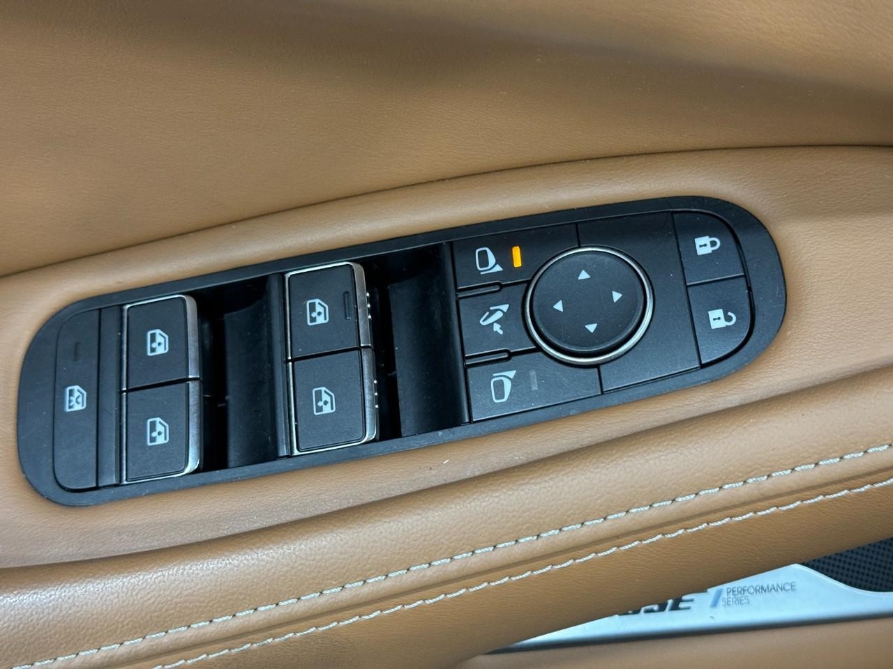 INFINITI QX60 Vehicle Full-screen Gallery Image 27