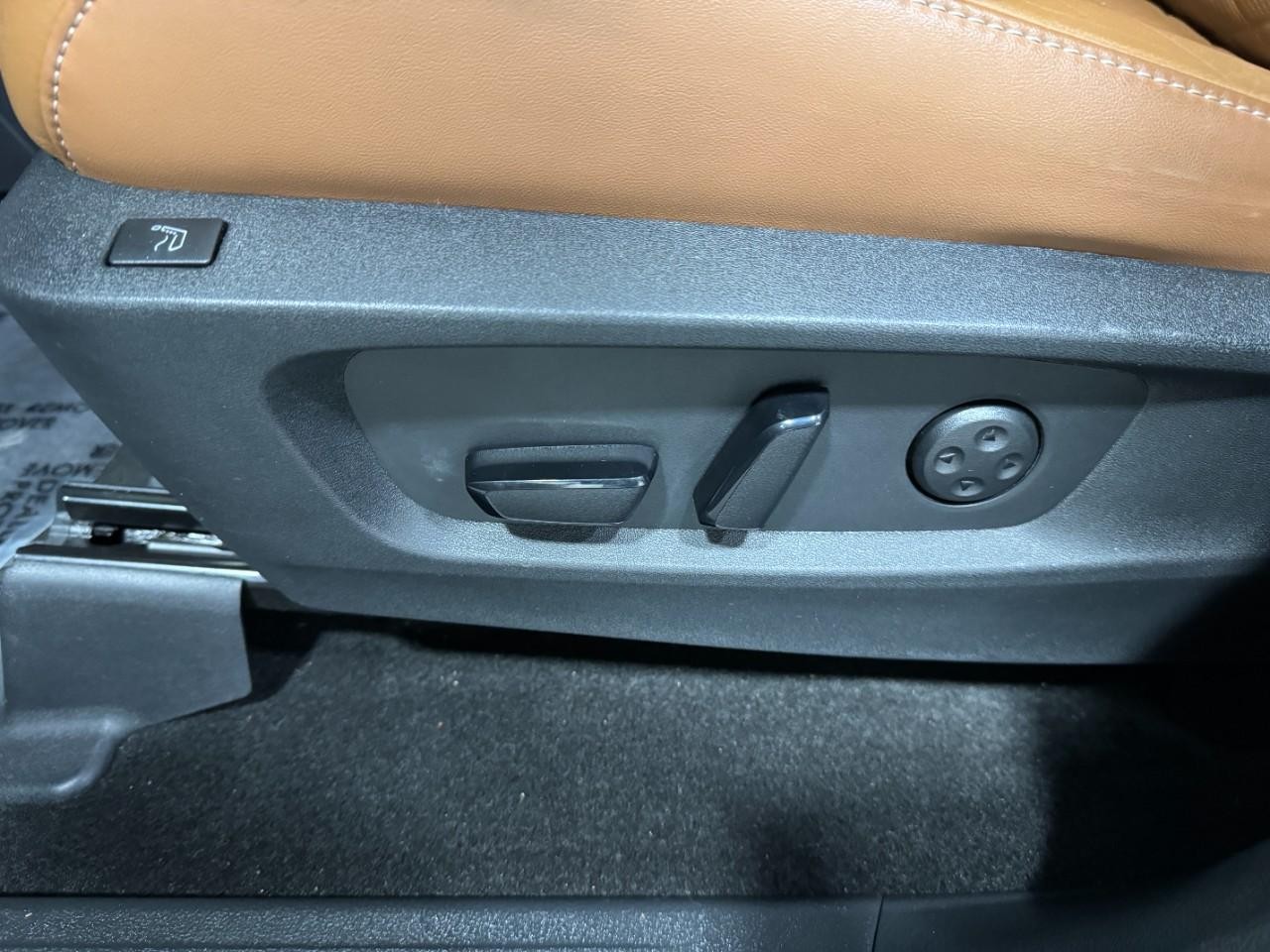 INFINITI QX60 Vehicle Full-screen Gallery Image 31