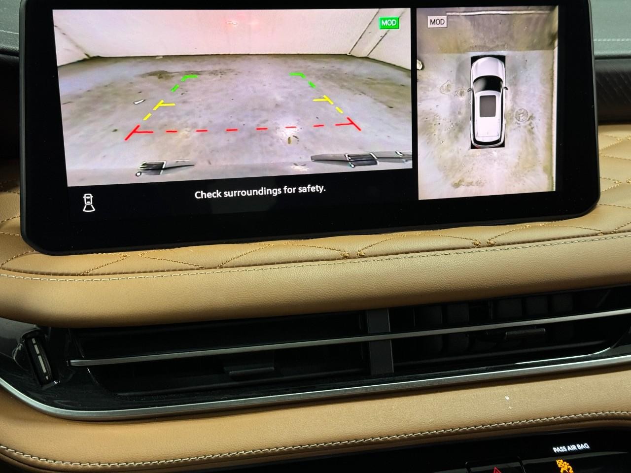 INFINITI QX60 Vehicle Full-screen Gallery Image 37