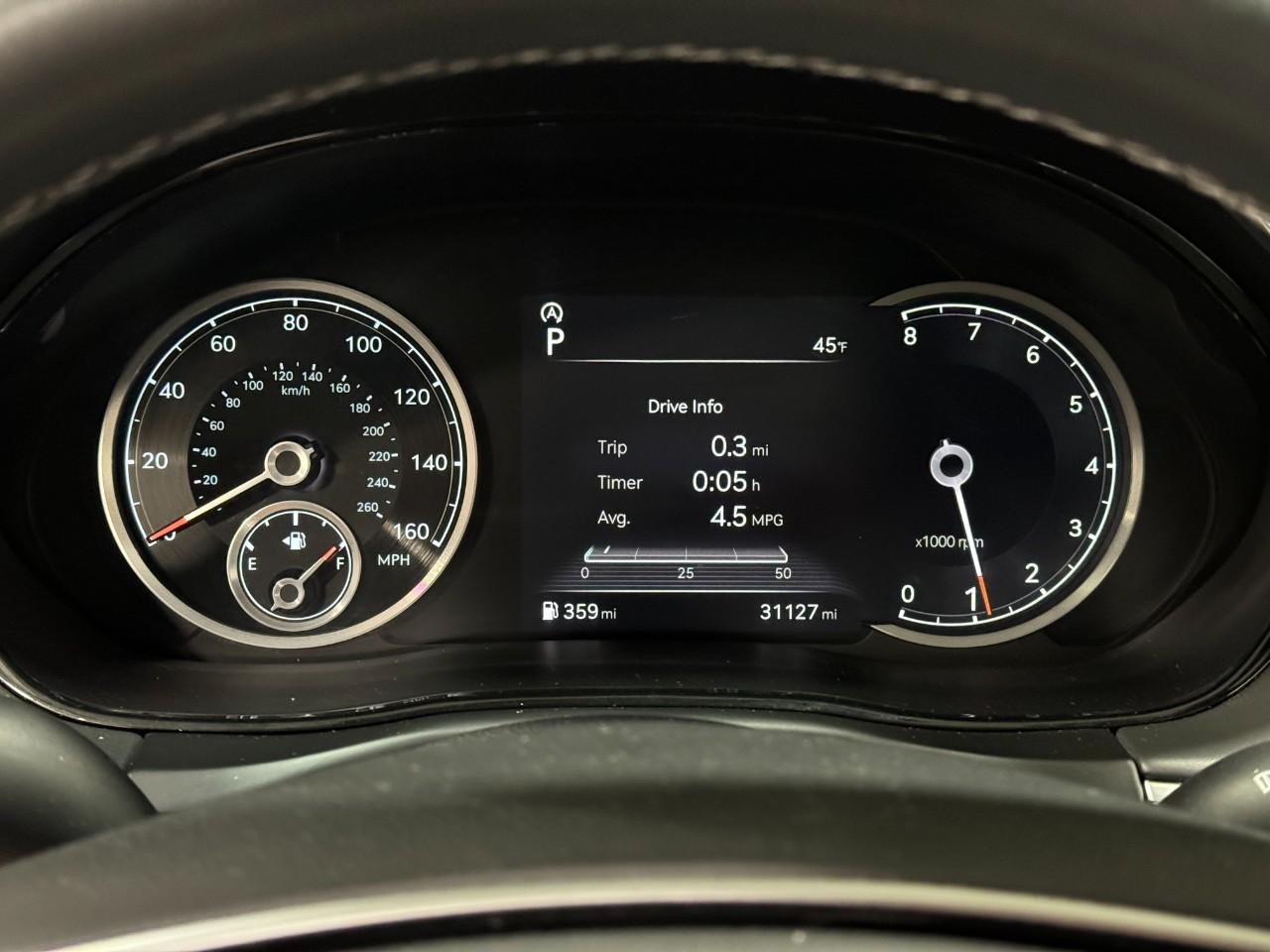 Genesis GV70 Vehicle Full-screen Gallery Image 28