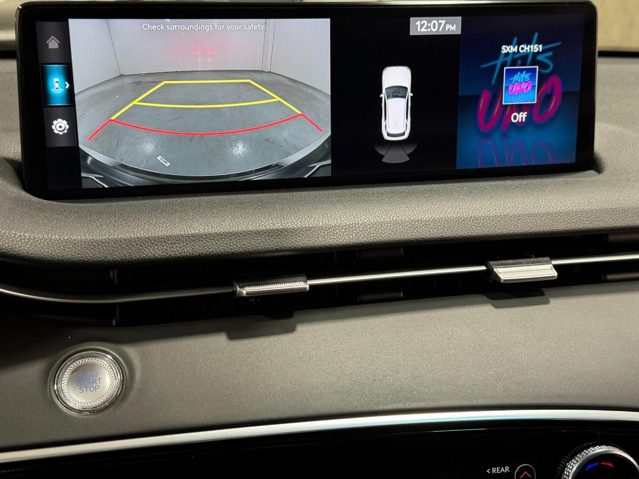 Genesis GV70 Vehicle Full-screen Gallery Image 29