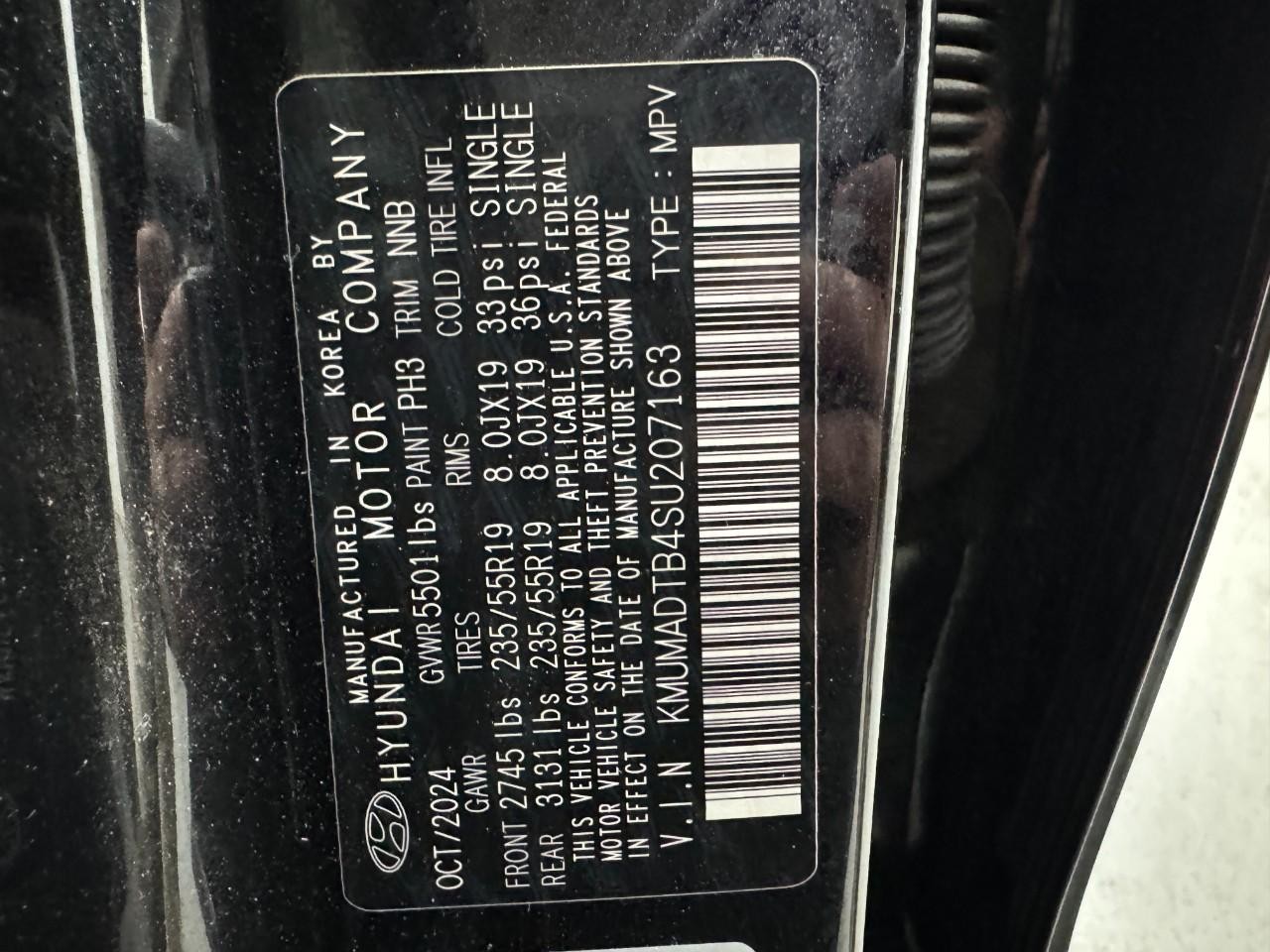 Genesis GV70 Vehicle Full-screen Gallery Image 30