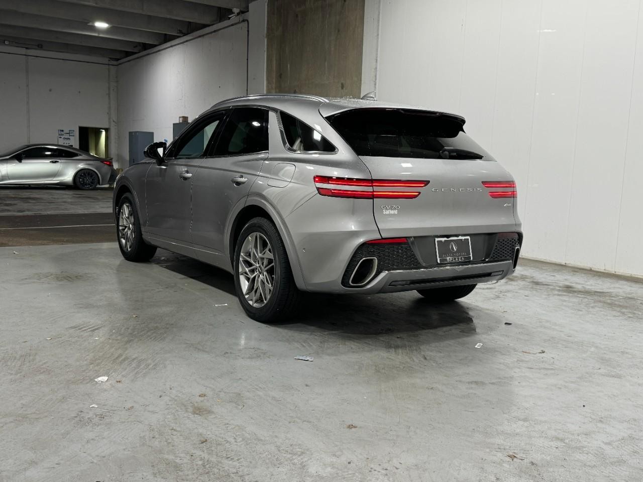 Genesis GV70 Vehicle Full-screen Gallery Image 3