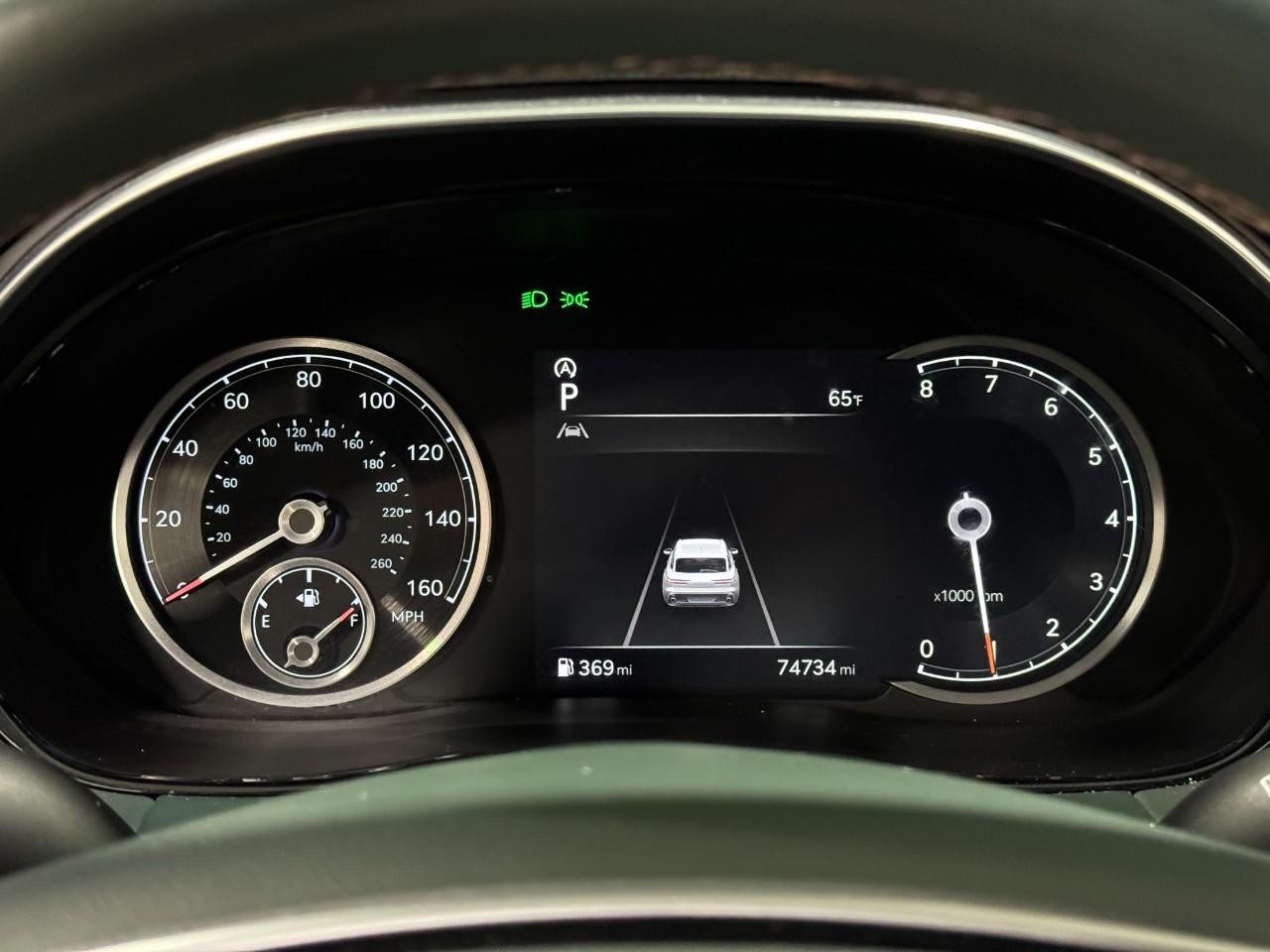 Genesis GV70 Vehicle Full-screen Gallery Image 31