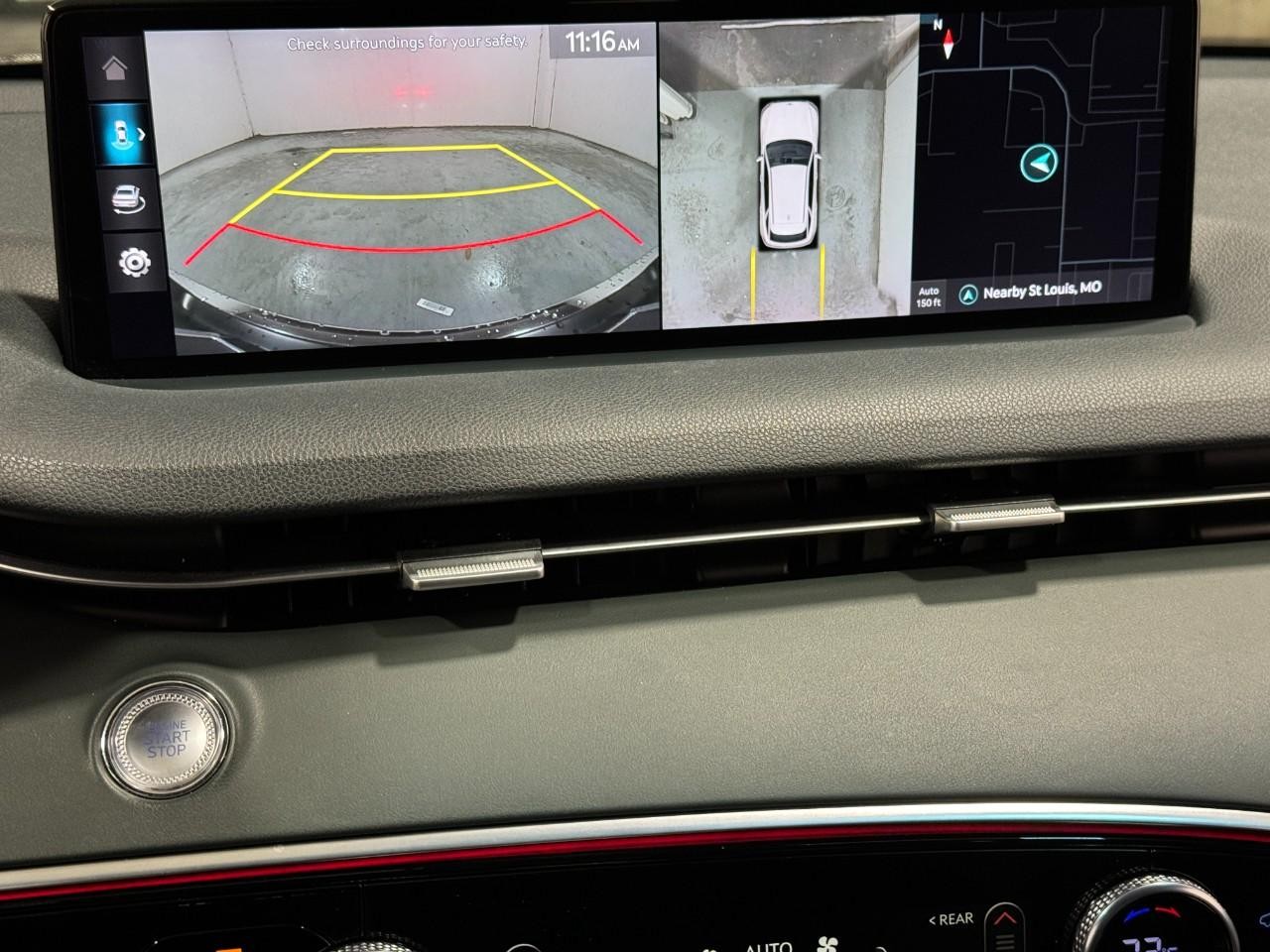 Genesis GV70 Vehicle Full-screen Gallery Image 32