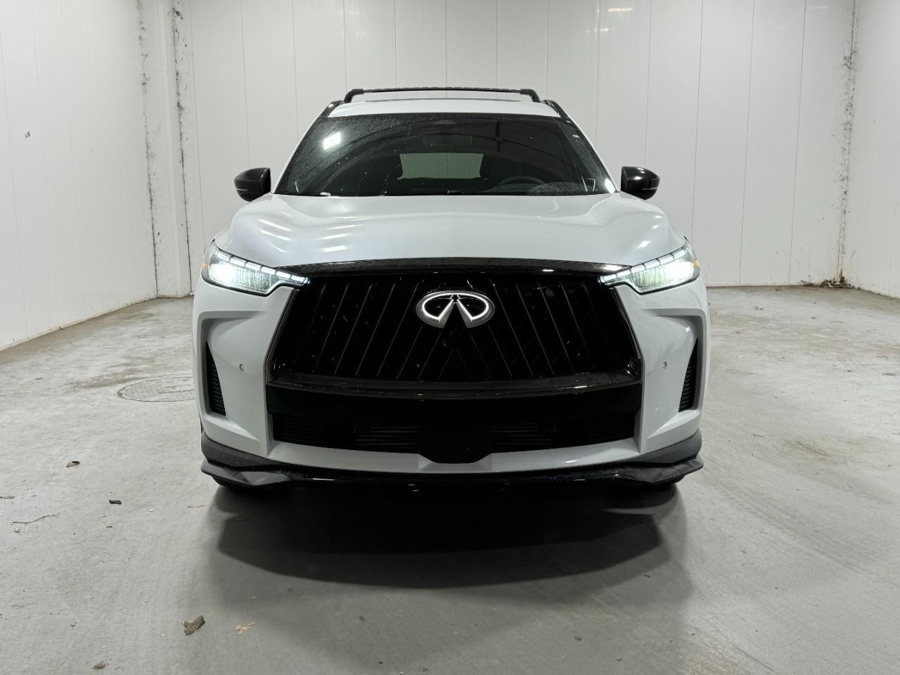 INFINITI QX60 Vehicle Full-screen Gallery Image 7