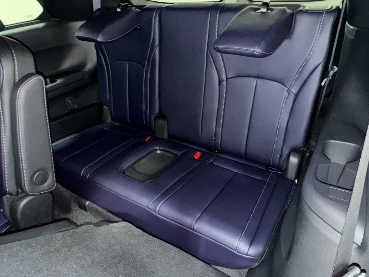 INFINITI QX60 Vehicle Full-screen Gallery Image 8