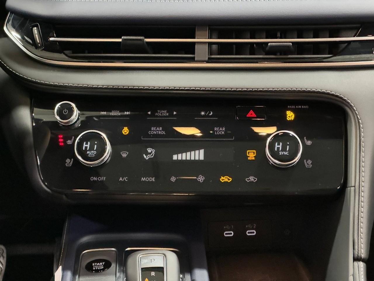 INFINITI QX60 Vehicle Full-screen Gallery Image 18