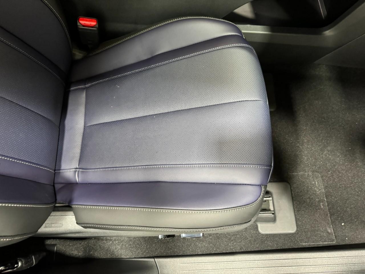 INFINITI QX60 Vehicle Full-screen Gallery Image 22