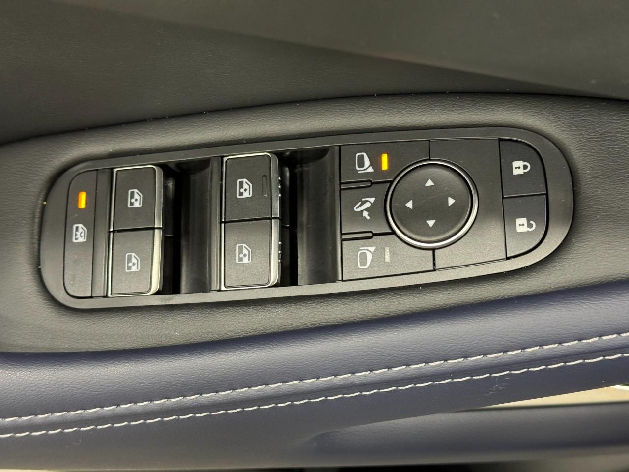 INFINITI QX60 Vehicle Full-screen Gallery Image 26